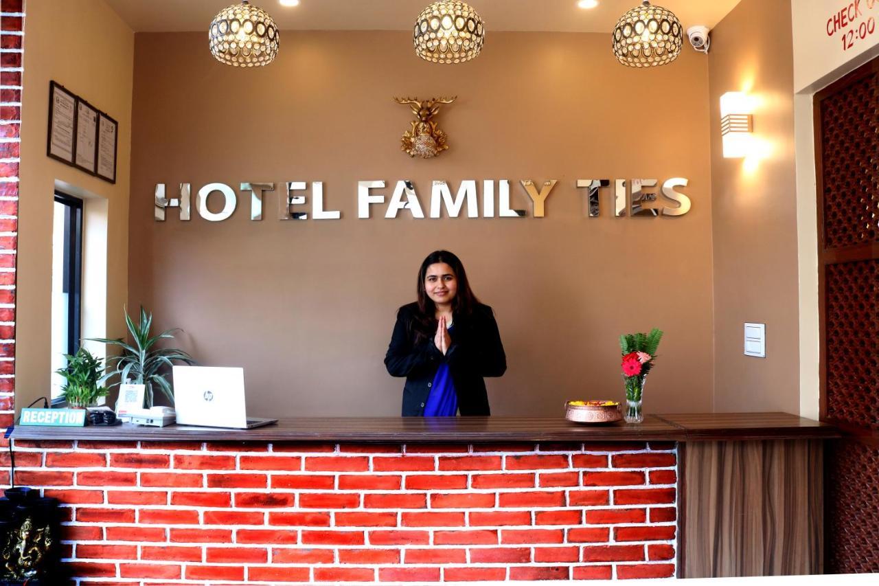 Hotel Family Ties Pvt. Ltd. Катманду Екстер'єр фото